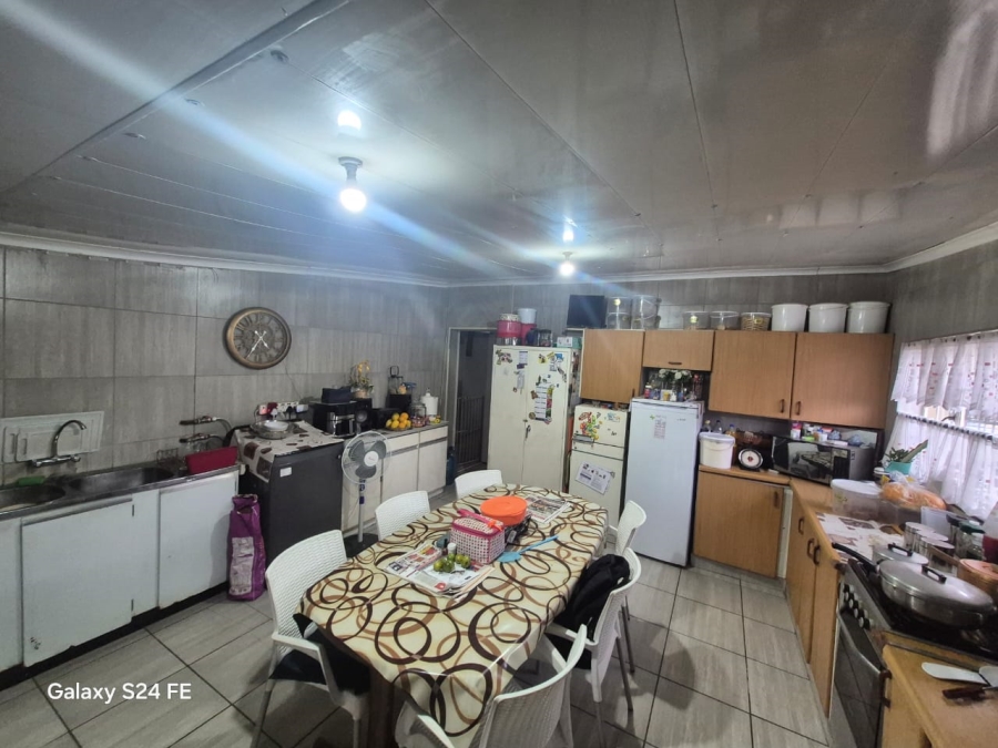 4 Bedroom Property for Sale in Oos Einde North West